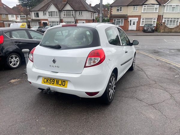 Used Renault Clio 2009 for sale - 74837765: Photo 33
