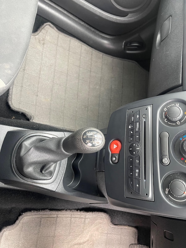 Used Renault Clio 2009 for sale - 74837765: Photo 36