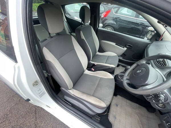 Used Renault Clio 2009 for sale - 74837765: Photo 38