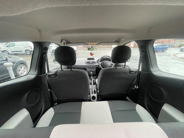 Used Renault Clio 2009 for sale - 74837765: Photo 43