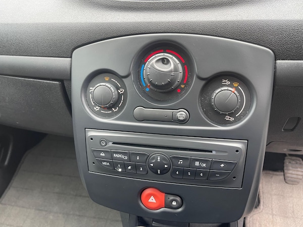 Used Renault Clio 2009 for sale - 74837765: Photo 49