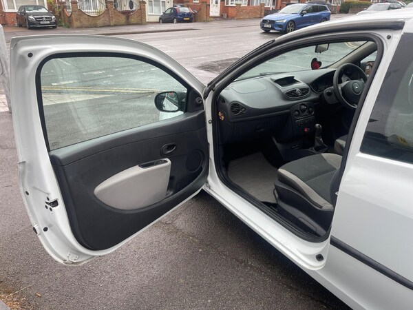Used Renault Clio 2009 for sale - 74837765: Photo 54