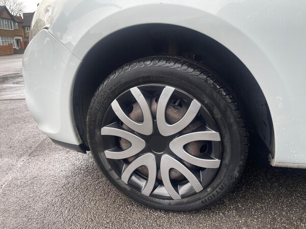 Used Renault Clio 2009 for sale - 74837765: Photo 59