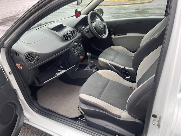 Used Renault Clio 2009 for sale - 74837765: Photo 67