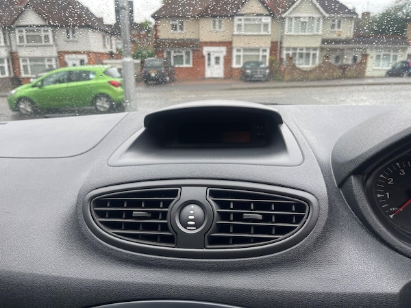 Used Renault Clio 2009 for sale - 74837765: Photo 77
