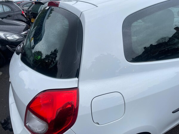Used Renault Clio 2009 for sale - 74837765: Photo 87