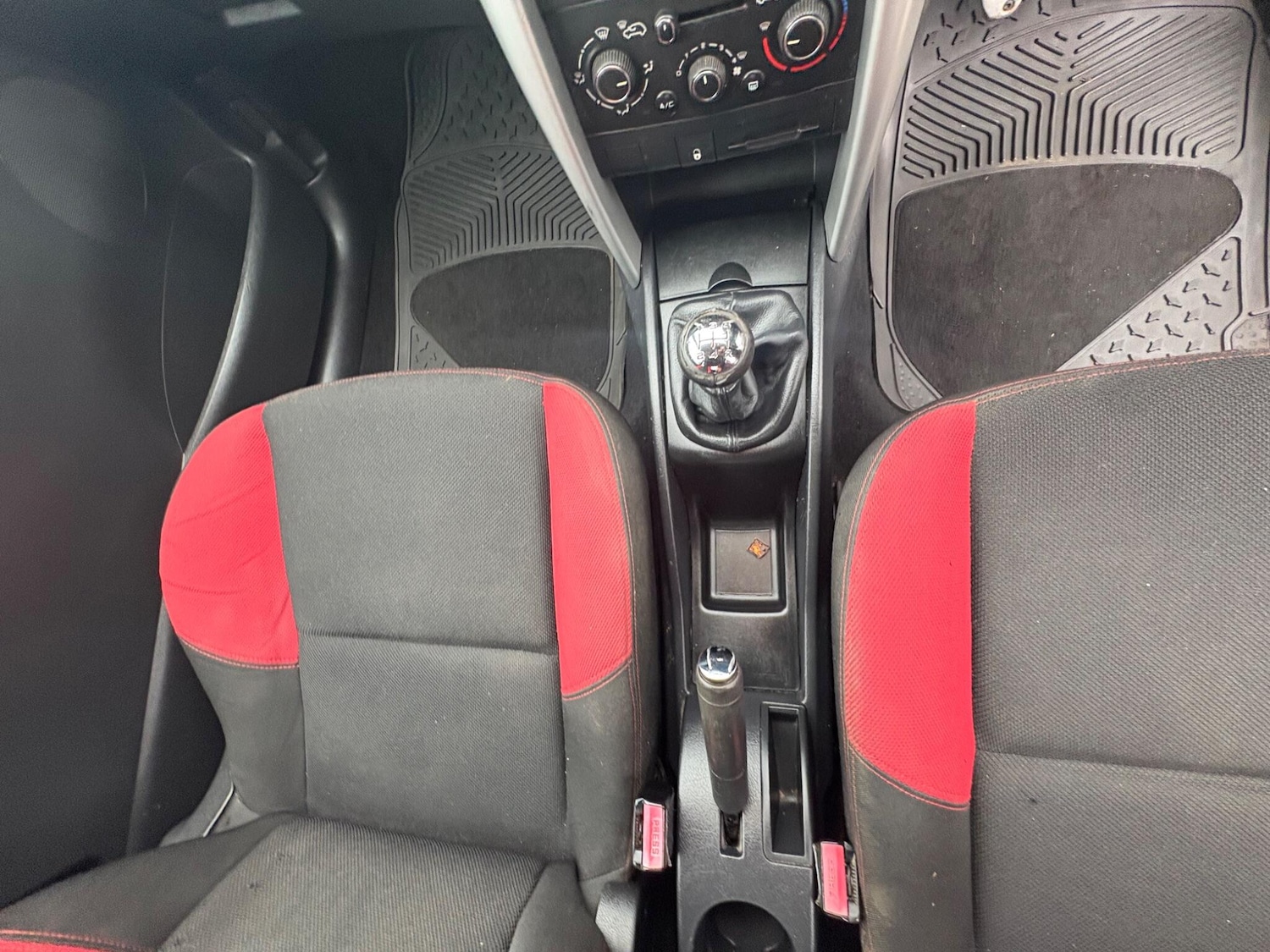 Used Peugeot 207 2012 for sale - 77632926: Photo 21