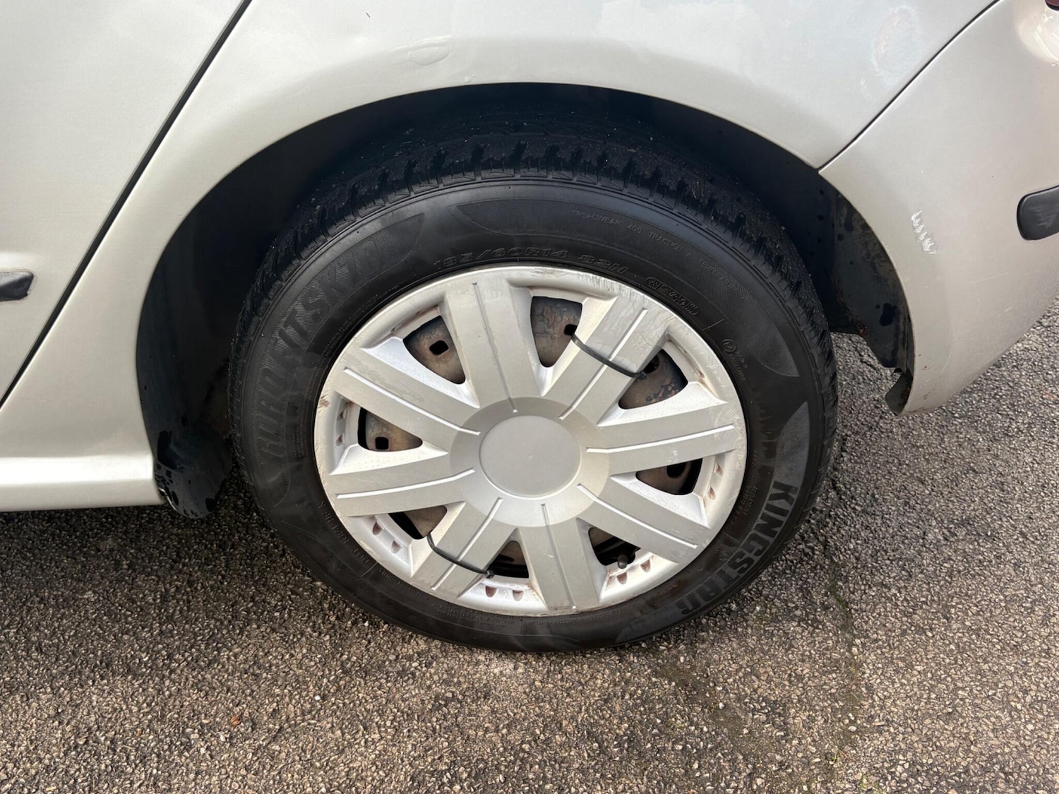 Used Skoda Fabia 2003 for sale - 76926937: Photo 50