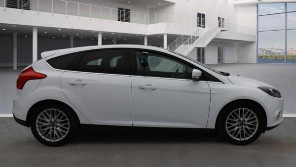 Used Ford Focus 2013 for sale - 76771841: Photo 9