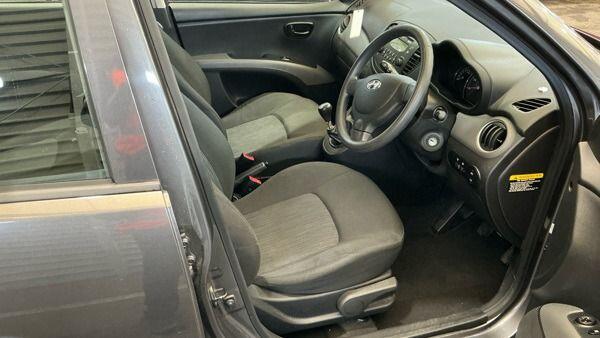 Used Hyundai i10 2012 for sale - 76701588: Photo 15