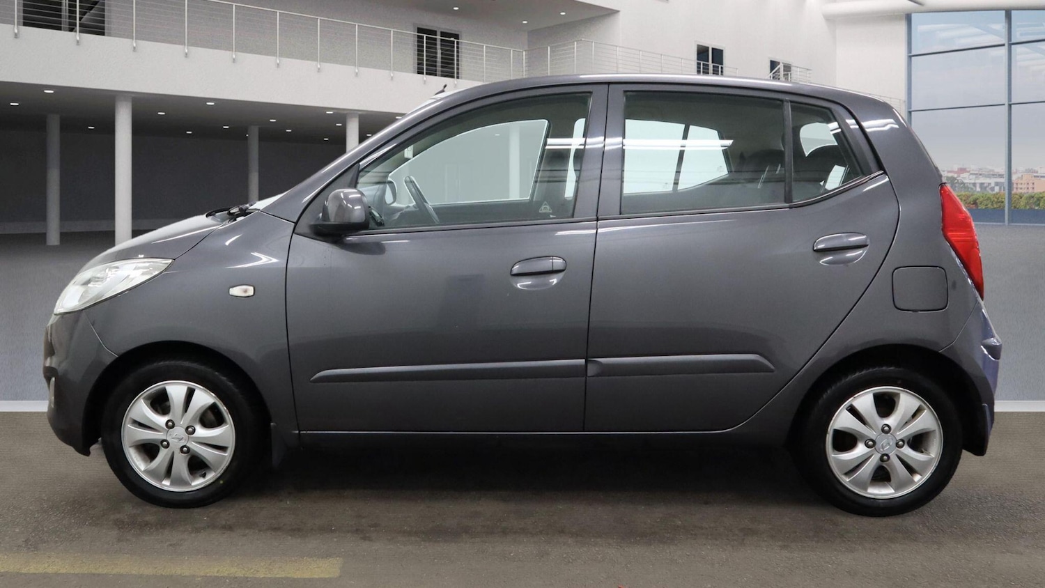 Used Hyundai i10 2012 for sale - 76701588: Photo 8
