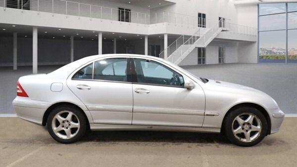 Used Mercedes-Benz C Class 2003 for sale - 77144012: Photo 11
