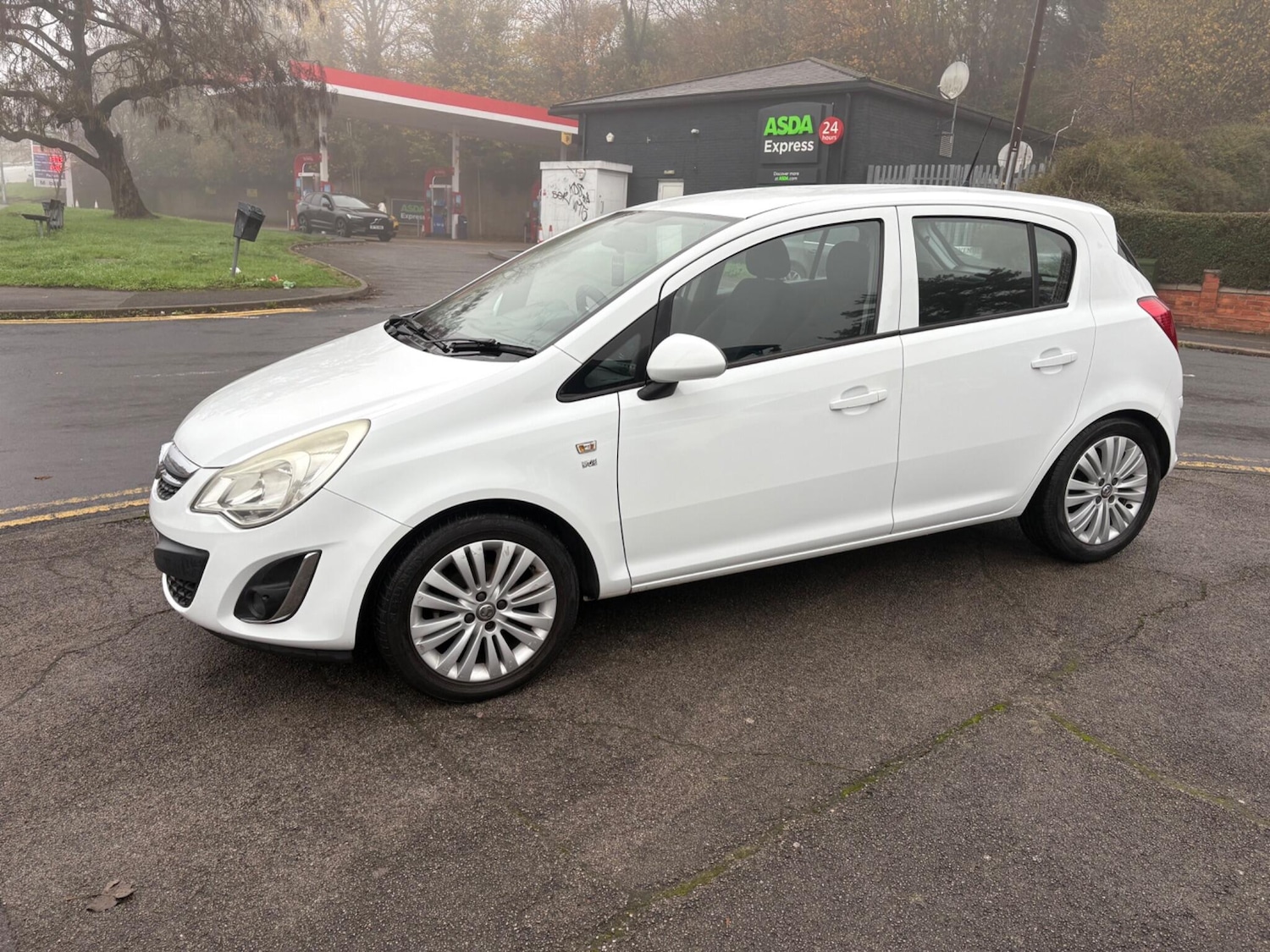 Used Vauxhall Corsa 2011 for sale - 76592266: Photo 3