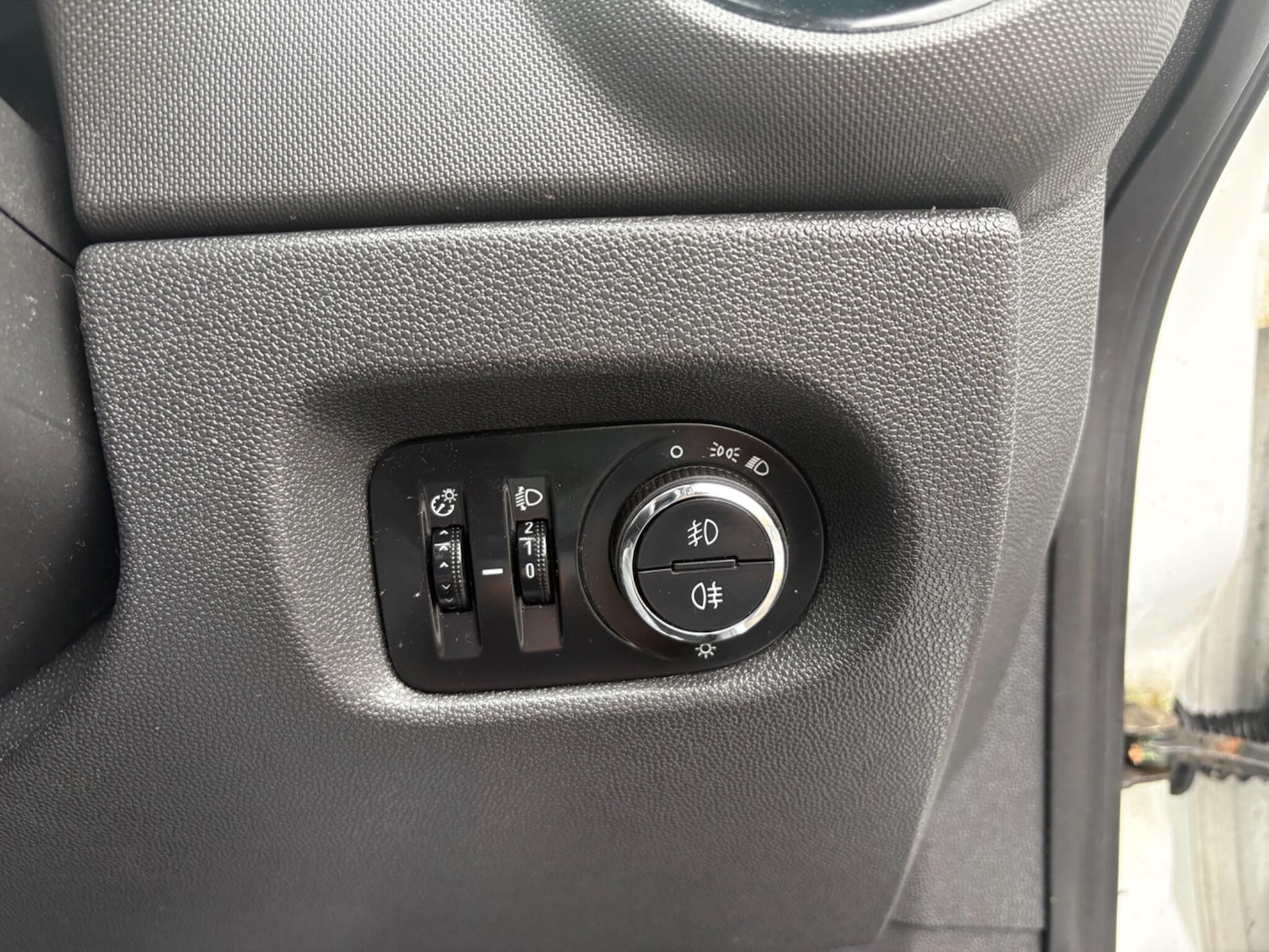 Used Vauxhall Corsa 2011 for sale - 76592266: Photo 44