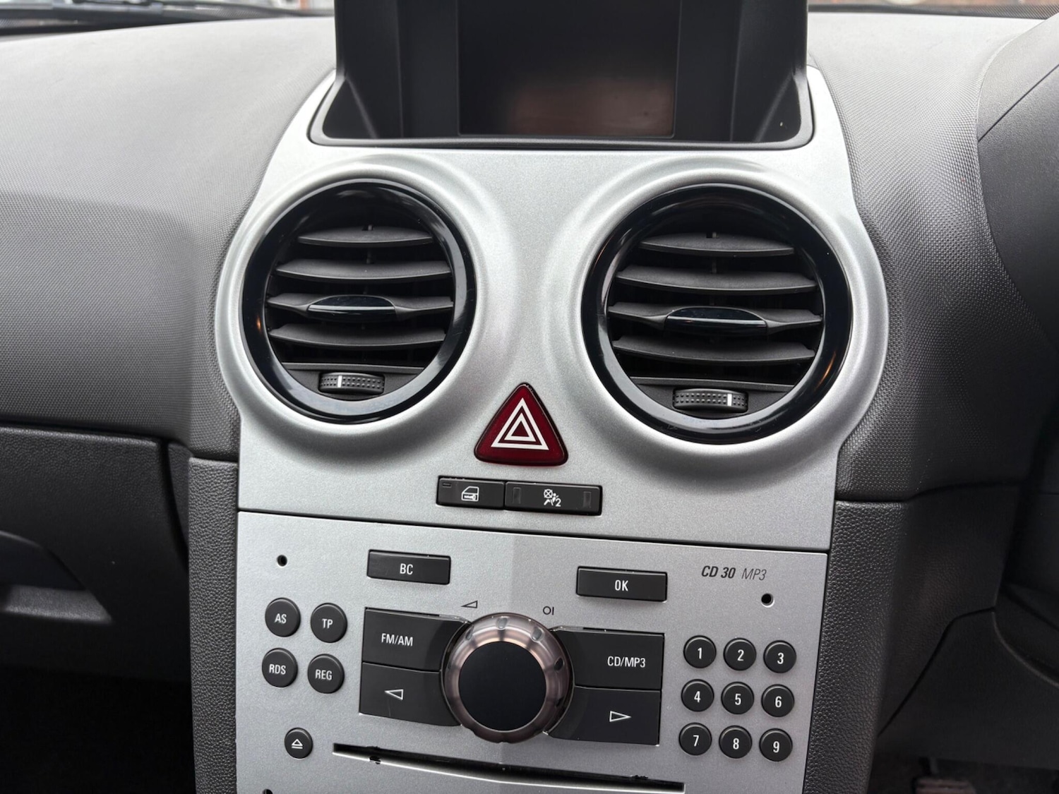 Used Vauxhall Corsa 2011 for sale - 76592266: Photo 86