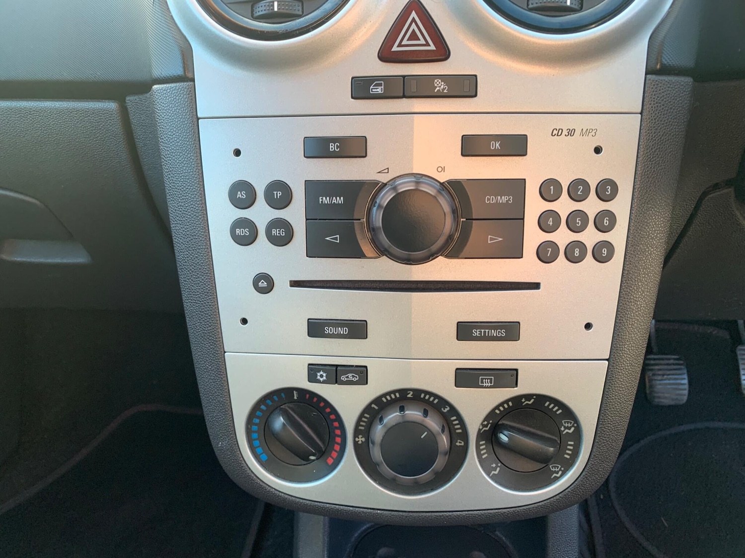 Used Vauxhall Corsa 2009 for sale - 77290630: Photo 89