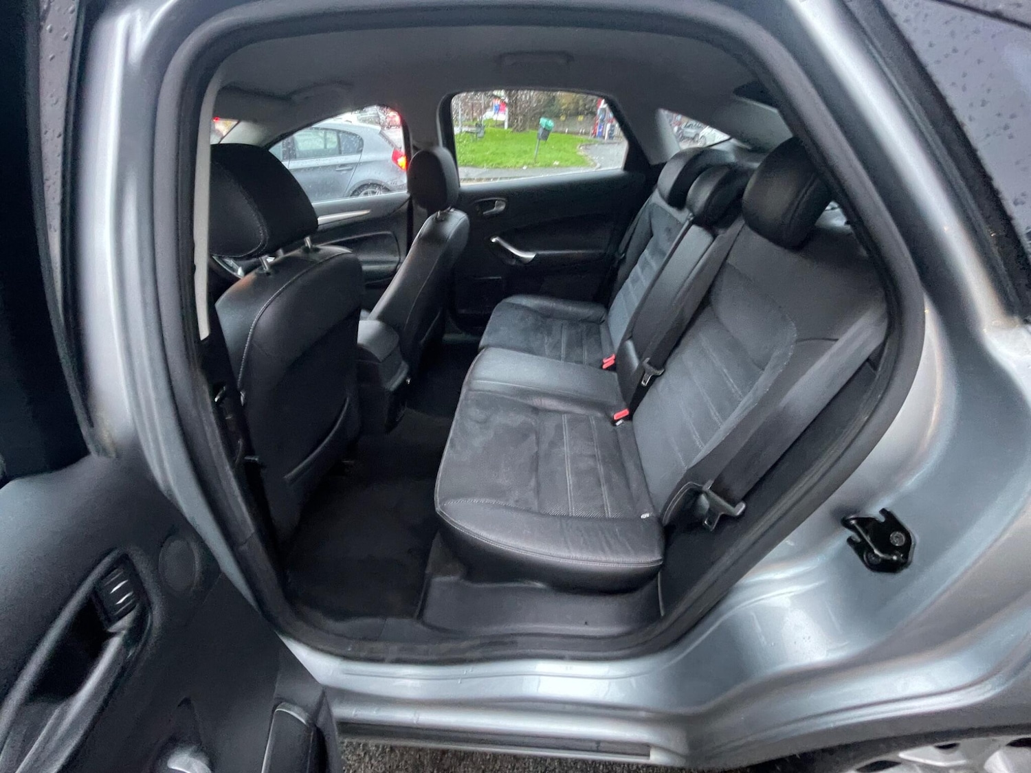 Used Ford Mondeo 2010 for sale - 76850476: Photo 27