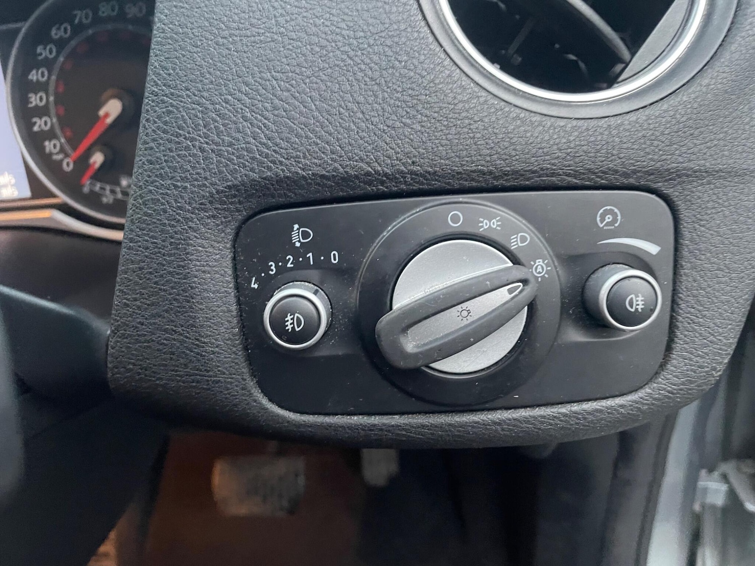 Used Ford Mondeo 2010 for sale - 76850476: Photo 32