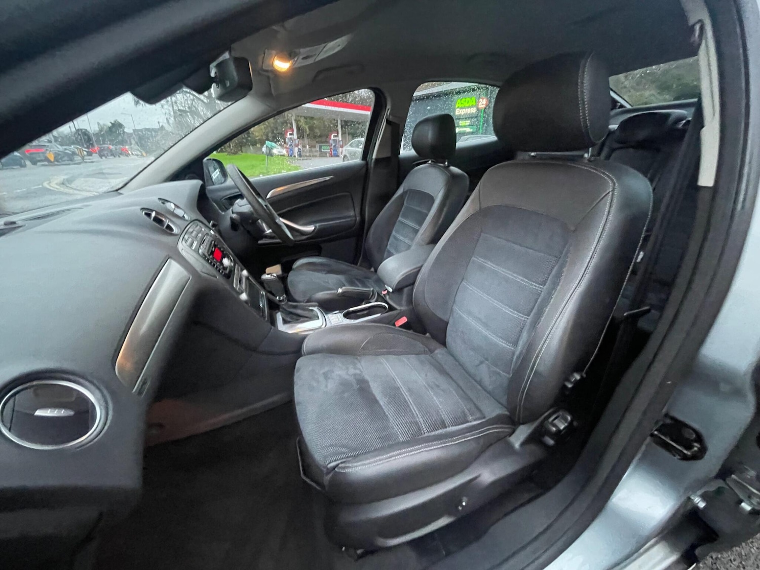 Used Ford Mondeo 2010 for sale - 76850476: Photo 56