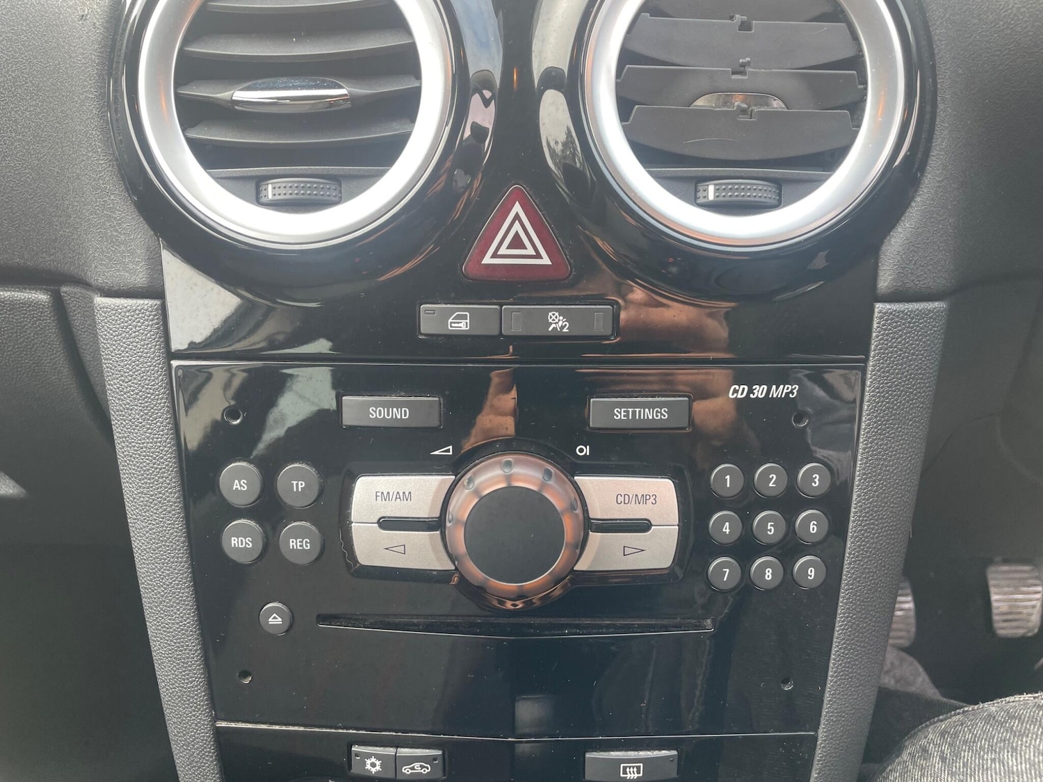 Used Vauxhall Corsa 2011 for sale - 77537417: Photo 16