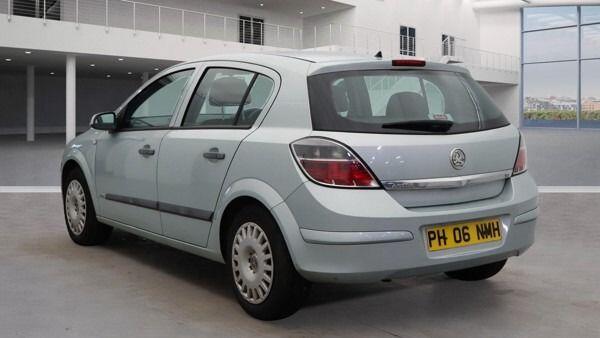 Used Vauxhall Astra 2009 for sale - 76742807: Photo 3