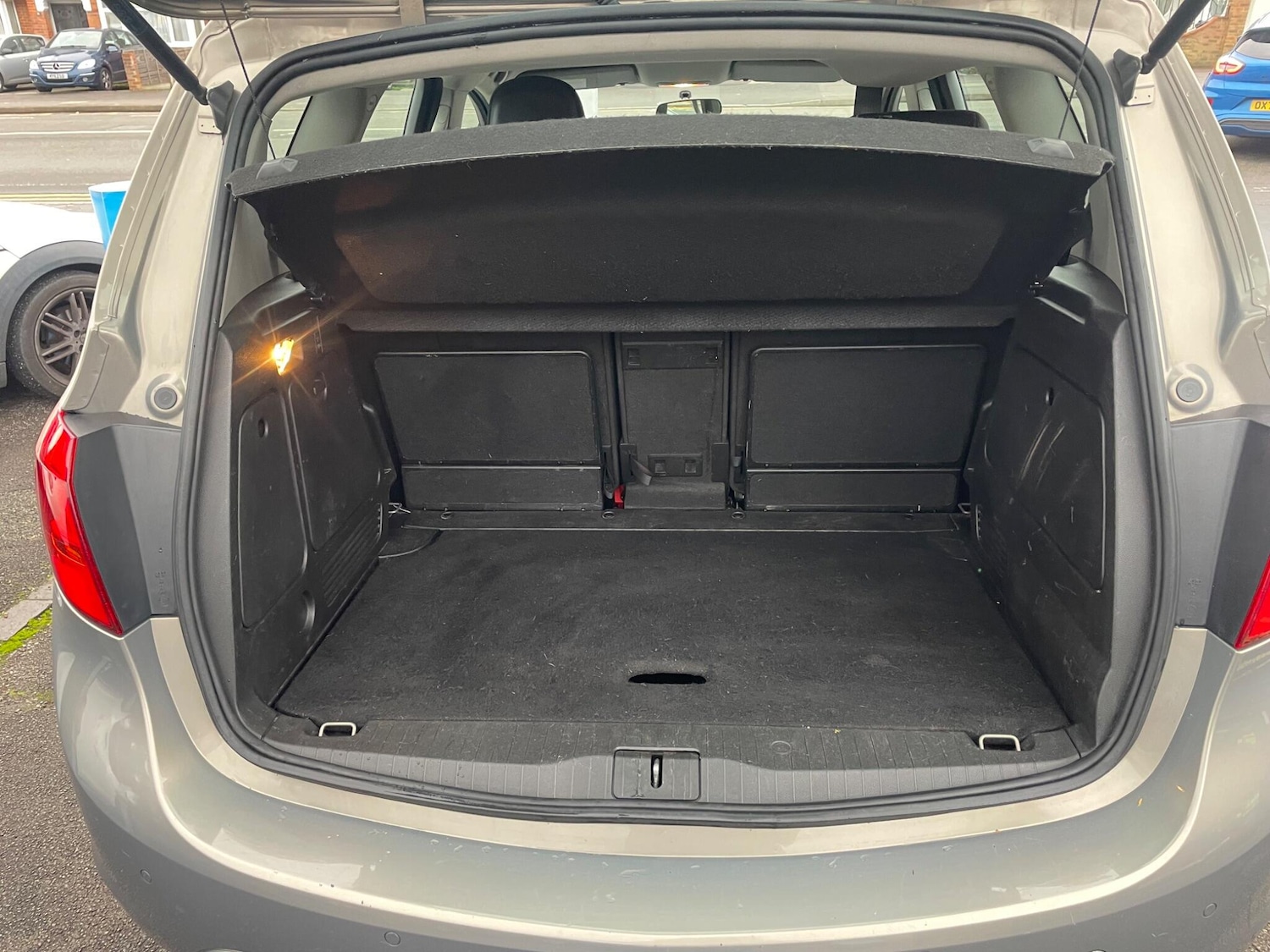 Used Vauxhall Meriva 2010 for sale - 77658865: Photo 40