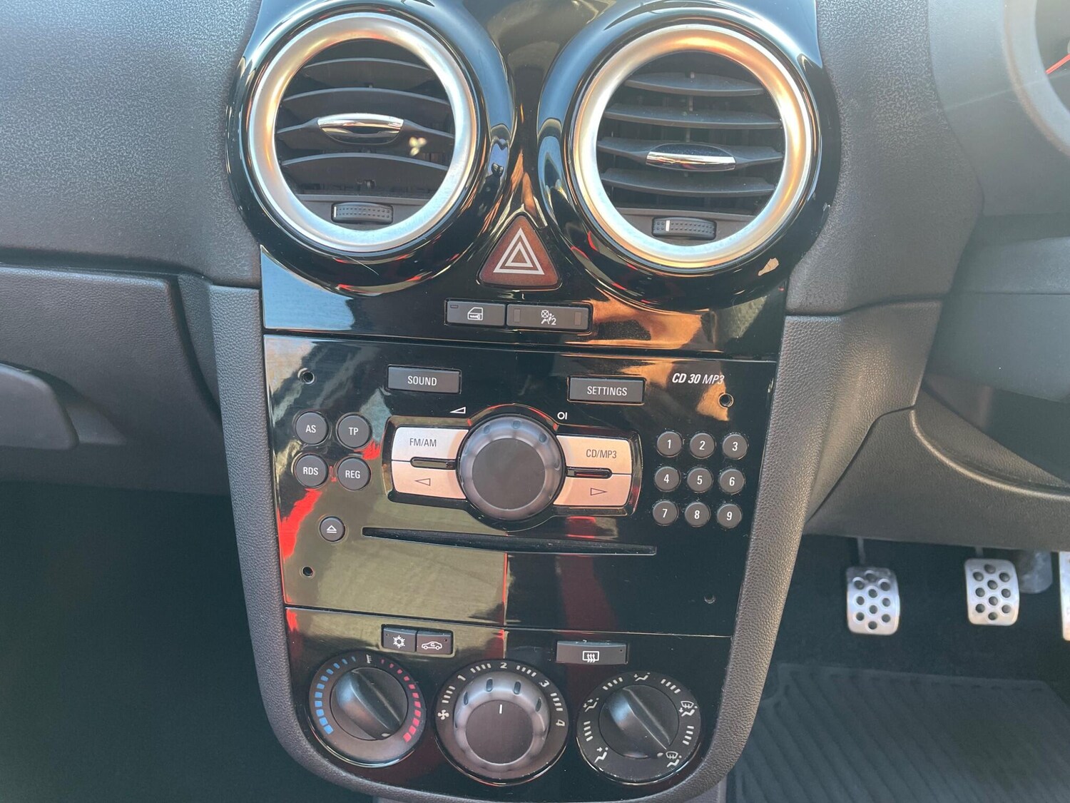 Used Vauxhall Corsa 2012 for sale - 76752814: Photo 16