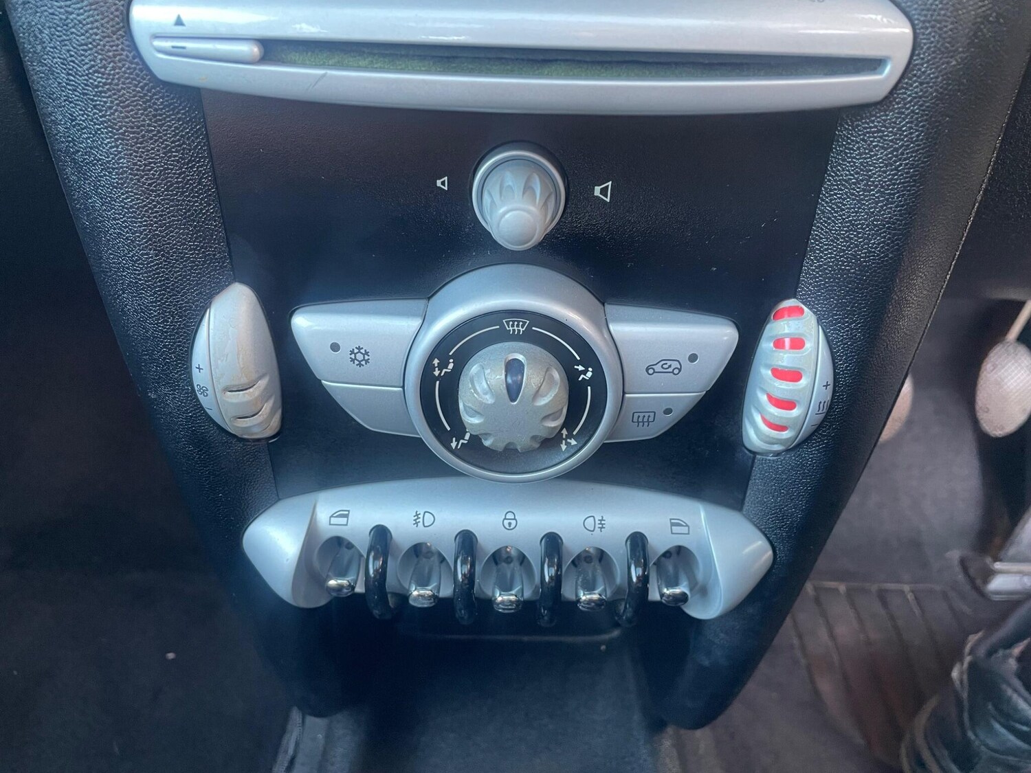 Used MINI Hatch 2009 for sale - 76633311: Photo 31