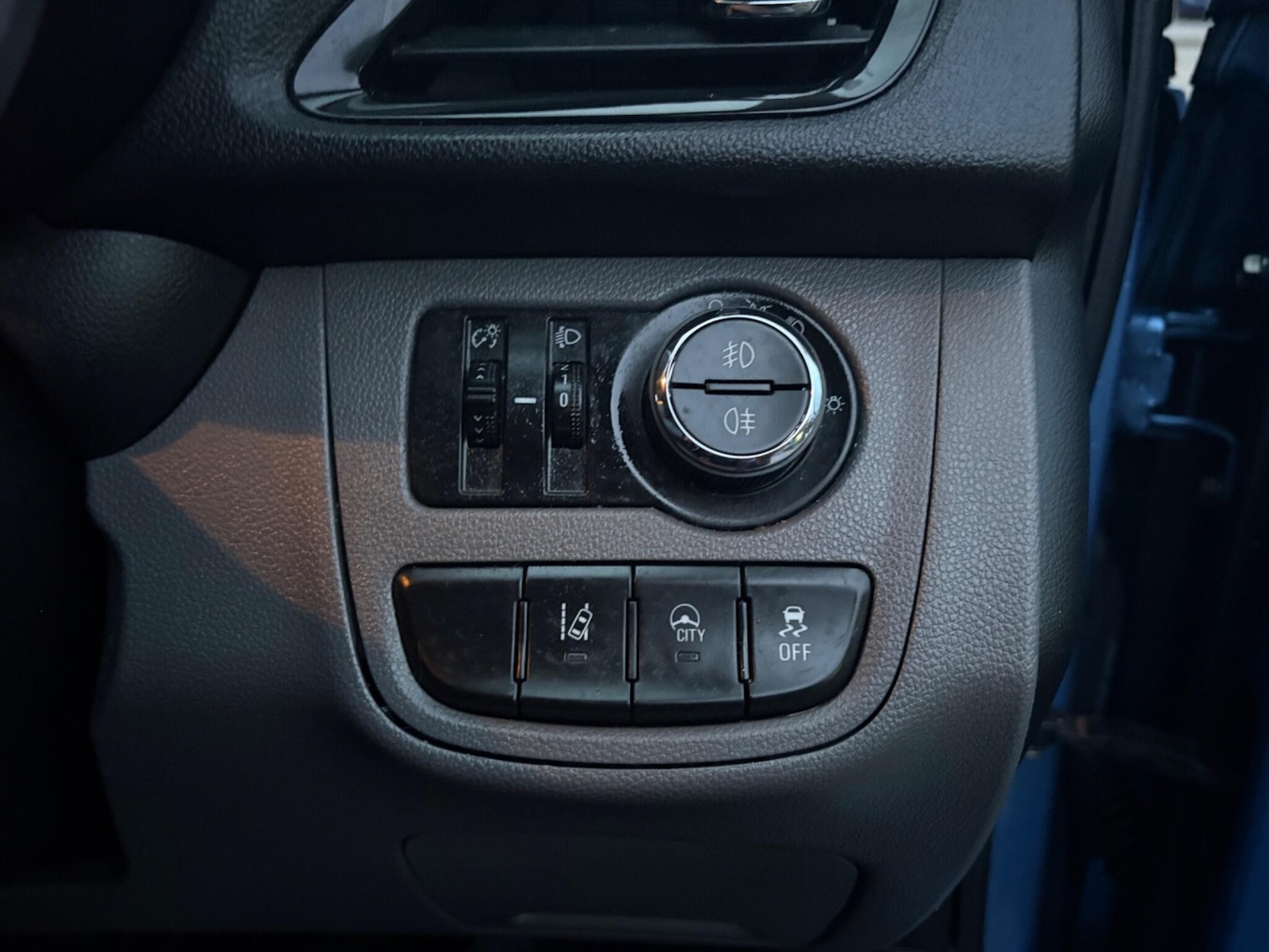 Used Vauxhall Viva 2015 for sale - 76538202: Photo 31