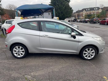 Used Ford Fiesta 2010 for sale - 76953231: Photo
