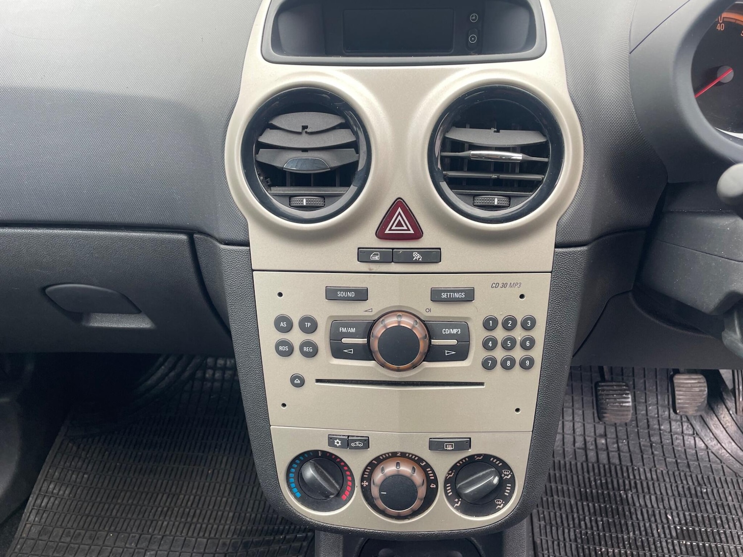 Used Vauxhall Corsa 2007 for sale - 77015629: Photo 16