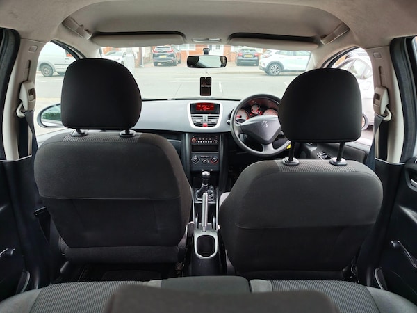 Used Peugeot 207 2010 for sale - 76214078: Photo 18