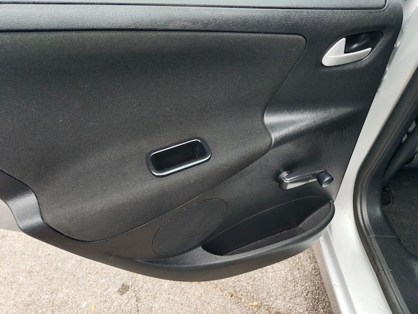 Used Peugeot 207 2010 for sale - 76214078: Photo 34