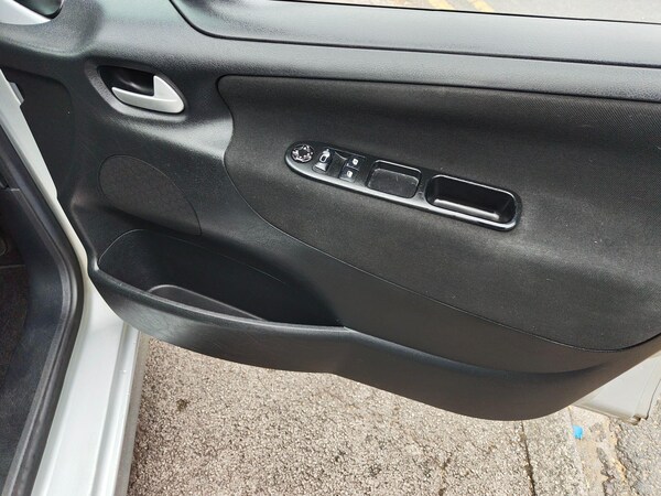 Used Peugeot 207 2010 for sale - 76214078: Photo 36