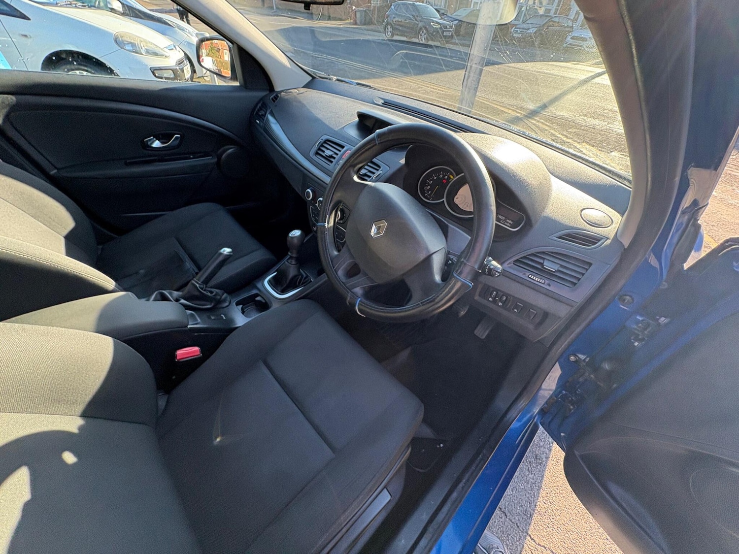 Used Renault Megane 2011 for sale - 77143022: Photo 21