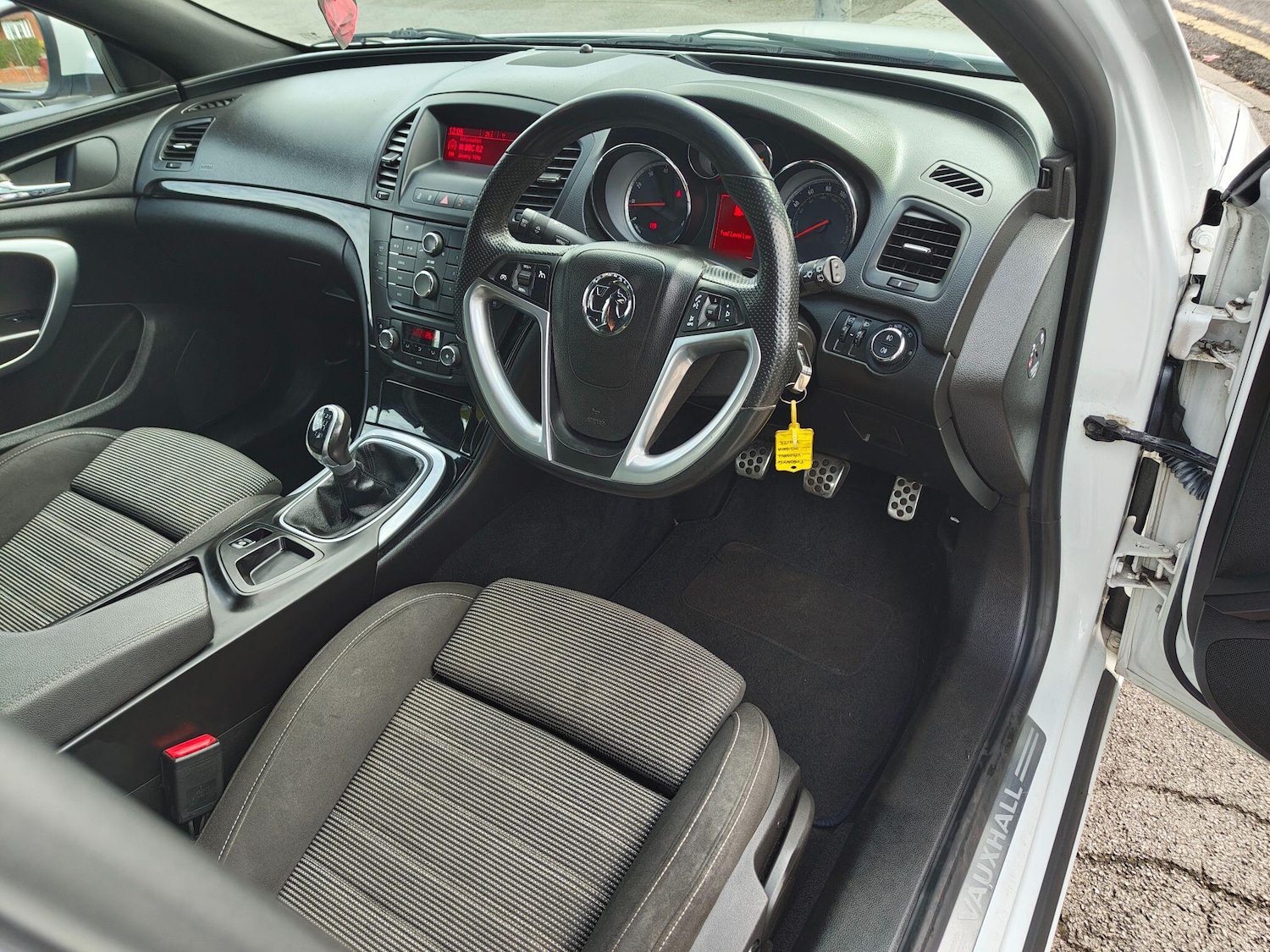 Used Vauxhall Insignia 2010 for sale - 75719602: Photo 72