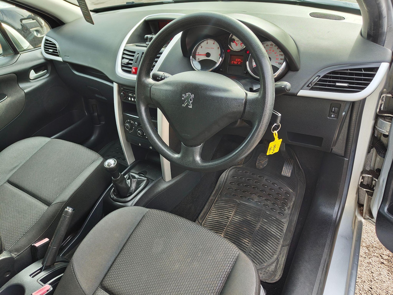 Used Peugeot 207 2011 for sale - 76424844: Photo 17