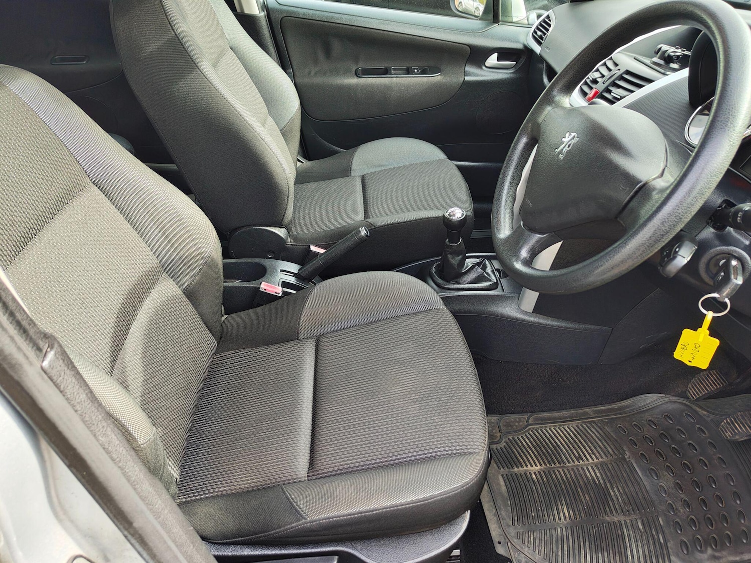 Used Peugeot 207 2011 for sale - 76424844: Photo 20