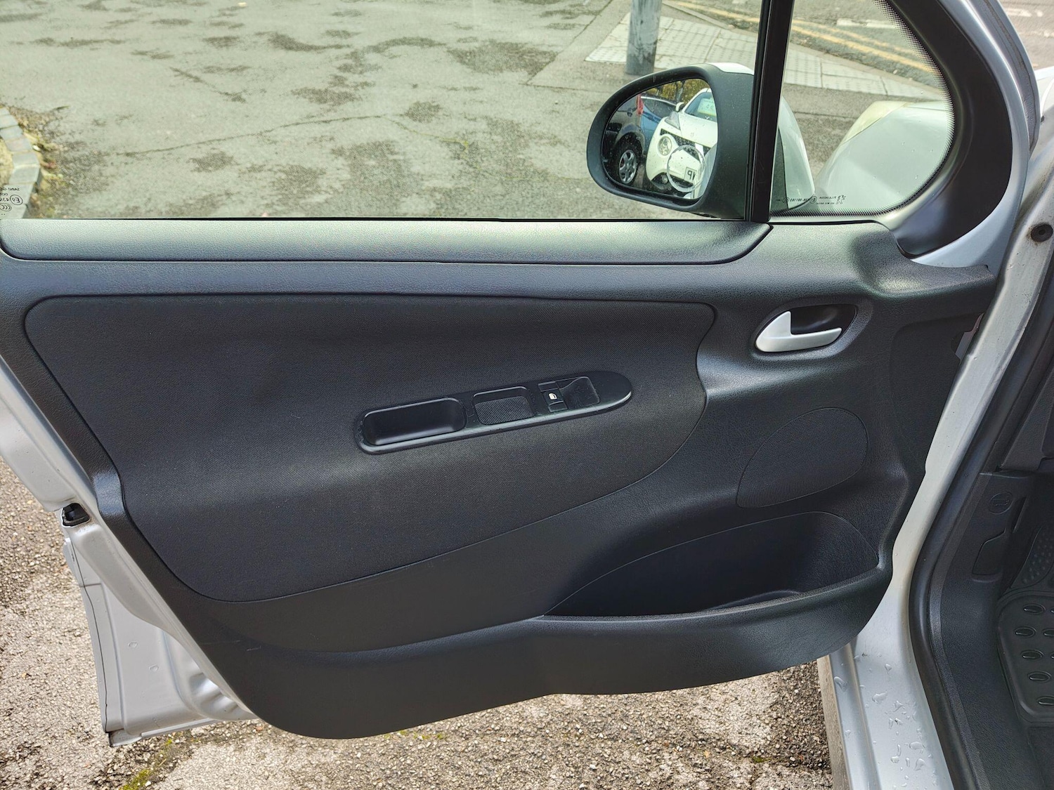 Used Peugeot 207 2011 for sale - 76424844: Photo 38