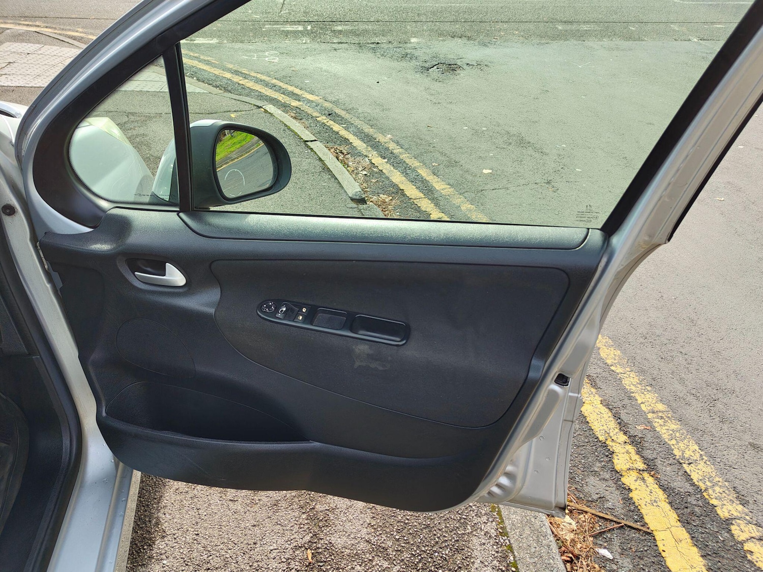 Used Peugeot 207 2011 for sale - 76424844: Photo 39