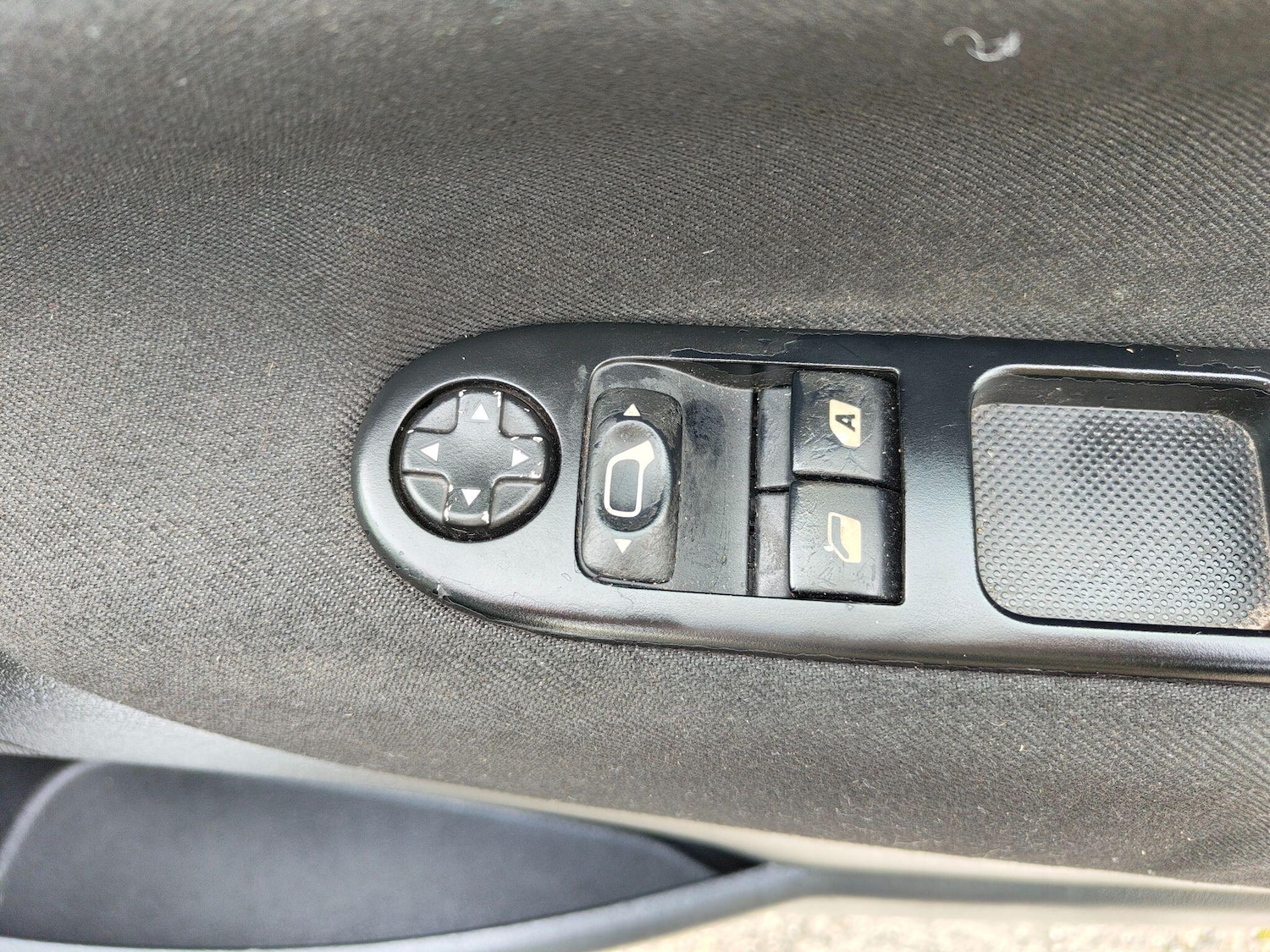 Used Peugeot 207 2011 for sale - 76424844: Photo 40