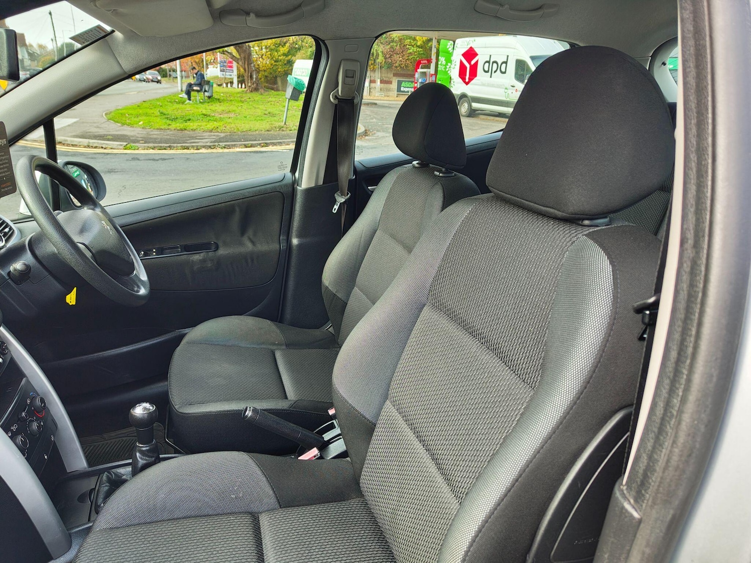 Used Peugeot 207 2011 for sale - 76424844: Photo 53