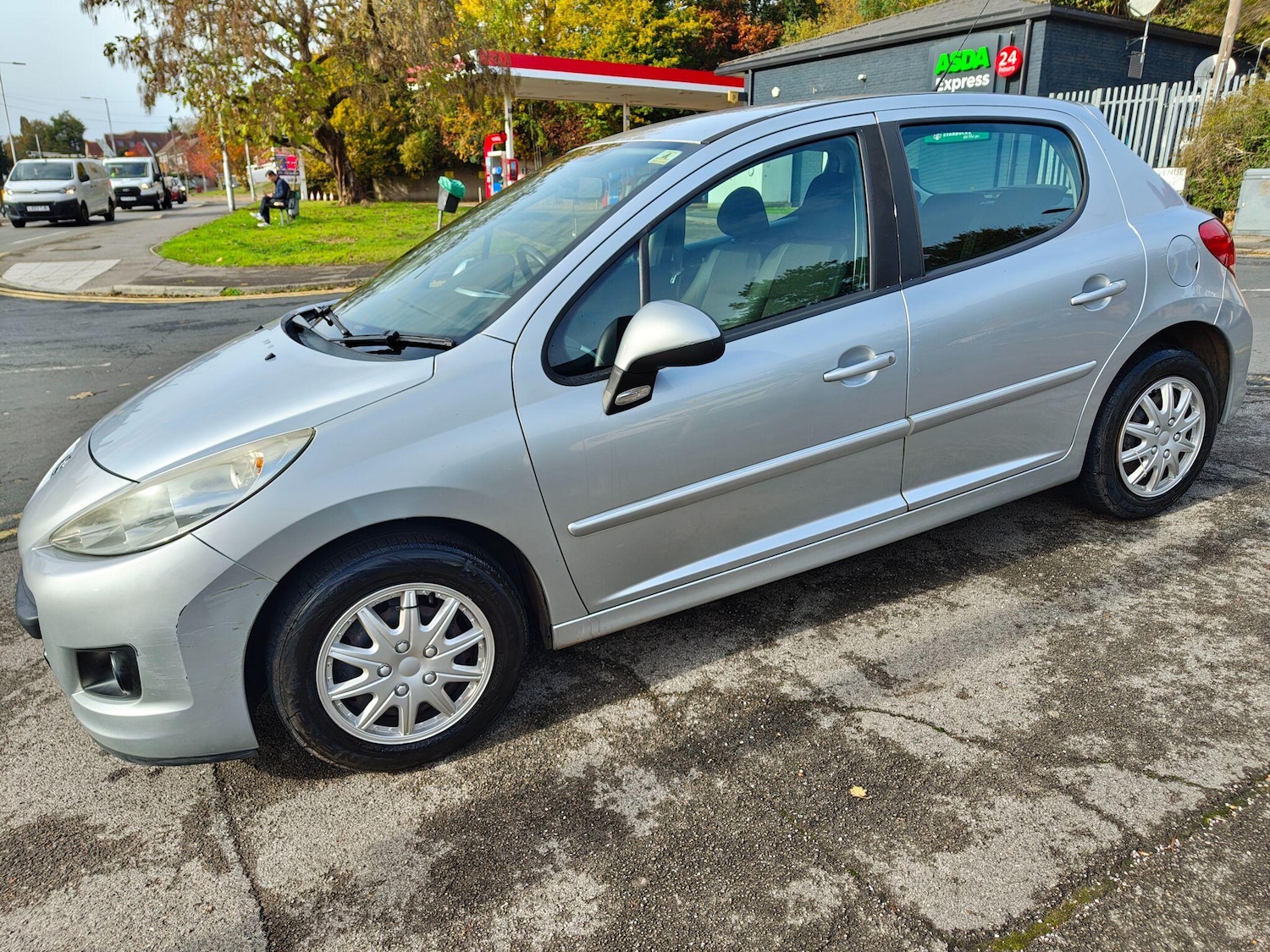 Used Peugeot 207 2011 for sale - 76424844: Photo 7