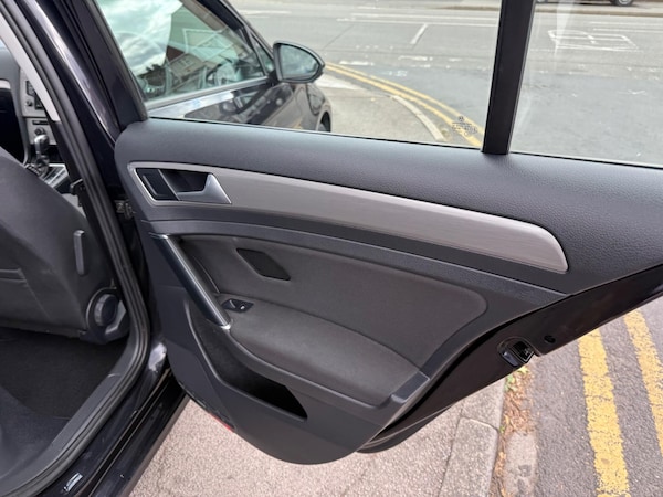 Used Volkswagen Golf 2015 for sale - 75588813: Photo 39