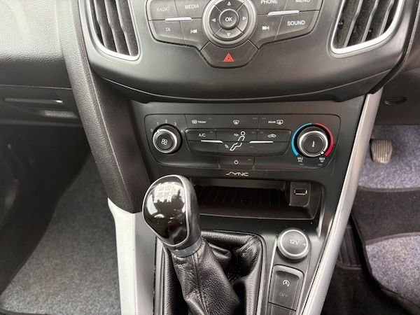 Used Ford Focus 2015 for sale - 76137935: Photo 24