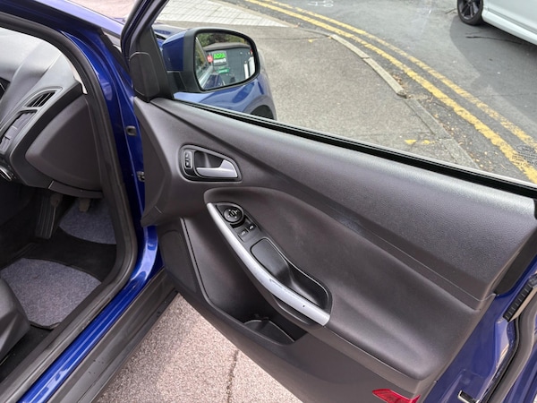 Used Ford Focus 2015 for sale - 76137935: Photo 44