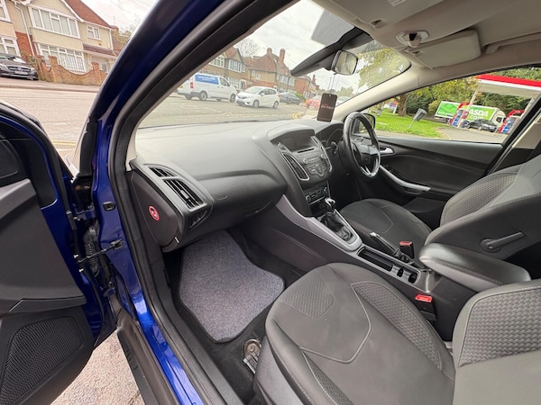 Used Ford Focus 2015 for sale - 76137935: Photo 90