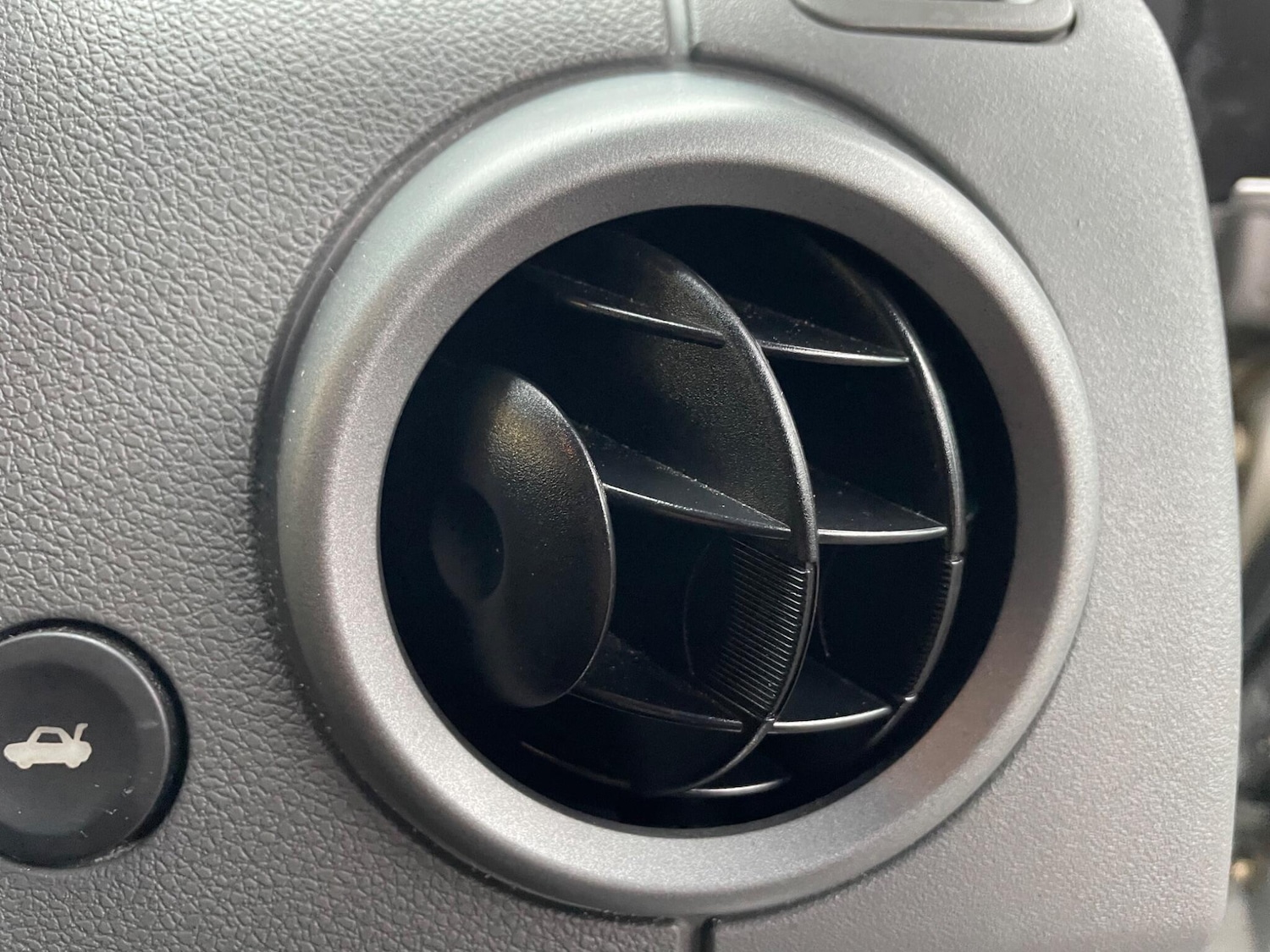 Used Ford Fusion 2003 for sale - 77345334: Photo 34