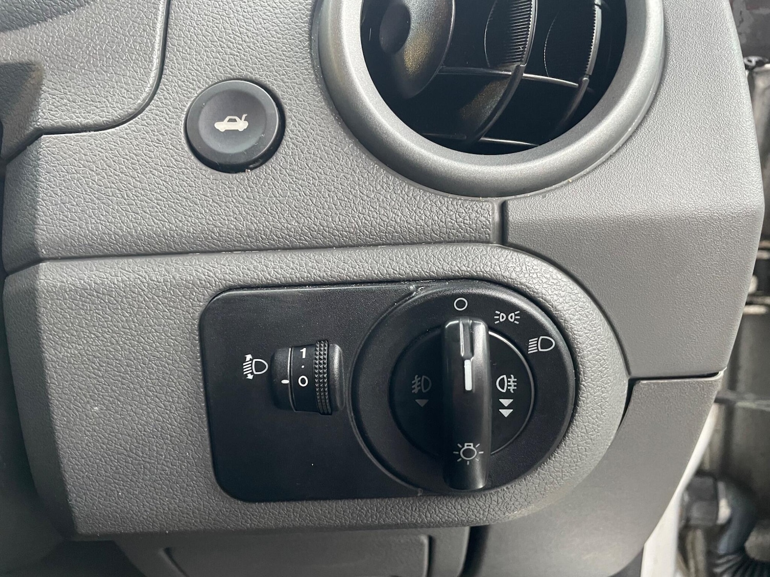 Used Ford Fusion 2003 for sale - 77345334: Photo 35