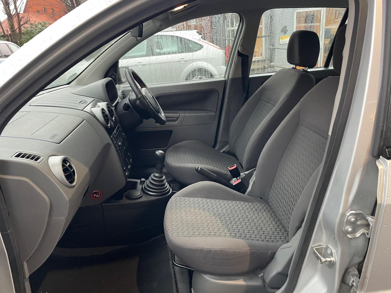 Used Ford Fusion 2003 for sale - 77345334: Photo 60